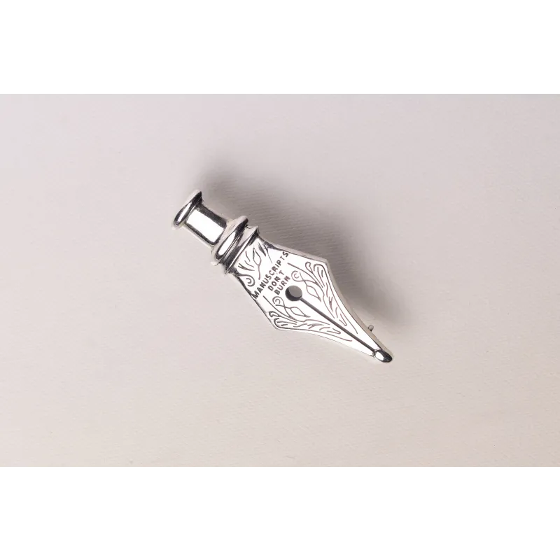 "Ձեռագրերը չեն այրվում" Կրծքազարդ