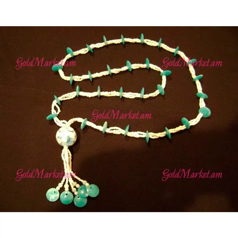 Սպիտակ-կանաչ քարերով վզնոց