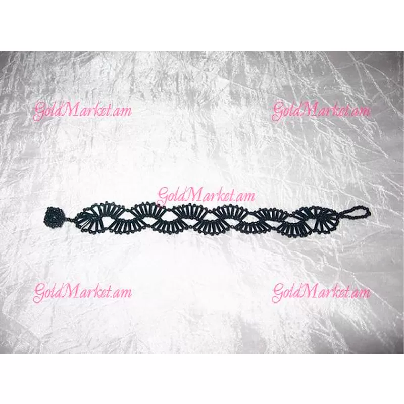 Թևնոց սև փոքրիկ քարերով